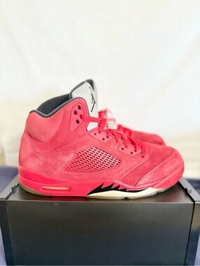 AUTHENTIC Jordan 5 Retro Red Suede size 12 136027-602 2017 PRE-OWNED